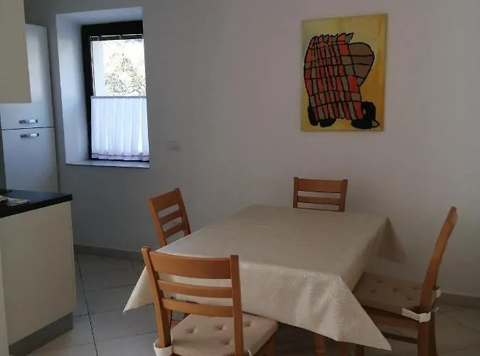 Apartma Praprot * מויסטראנה